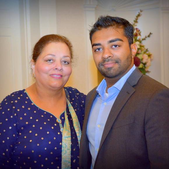 Meet your Posher, Nighat - Picture 1 of 1